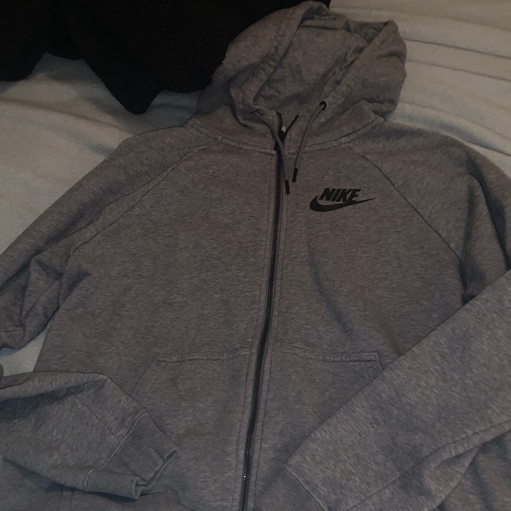 zip up nike jacket
